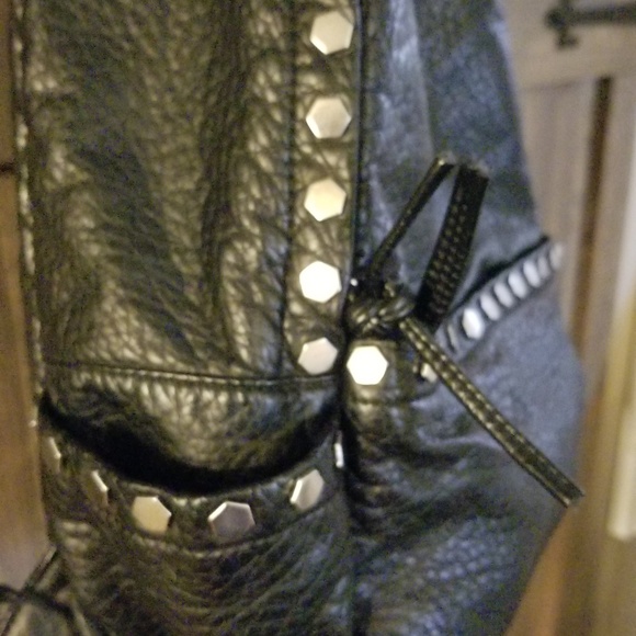 Backpack - Picture 4 of 4